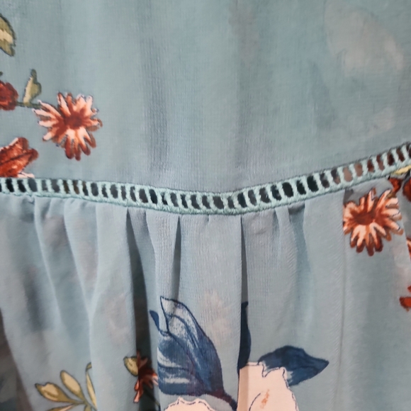 NWT BOHO Crescent Blue Floral Pullover Top Bell sleeves scalloped sheer med - Picture 9 of 11